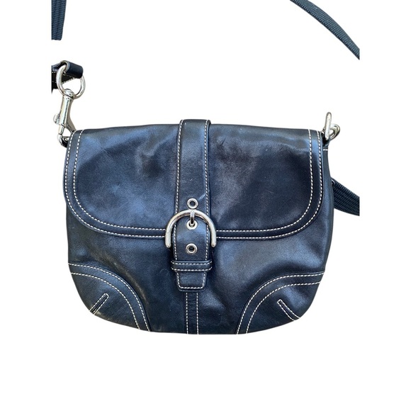 Coach Black Crossbody Bag with Adjustable Strap and Flap Closure - Picture 3 of 5